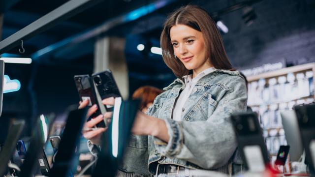 В России хотят ввести огромный кэшбэк за покупку электроники. Покупателям он не достанется