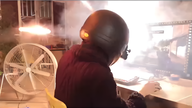 Геймер создал игровую станцию с полным погружением (видео)