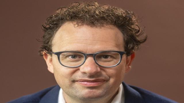 Глава Anthropic тонко намекнул, что OpenAI работает по принципу «живём лишь раз» — и рискует слишком сильно