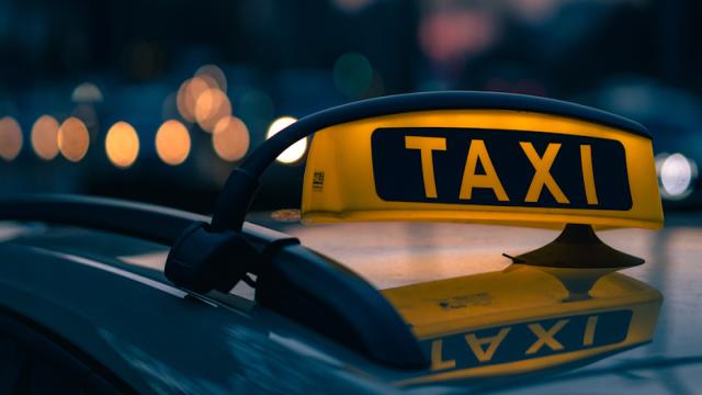 Забастовка таксистов прошла безрезультатно. Они смогли нагадить только себе и пассажирам