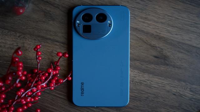 Обзор смартфона realme GT8 Pro: когда захотел понравиться всем