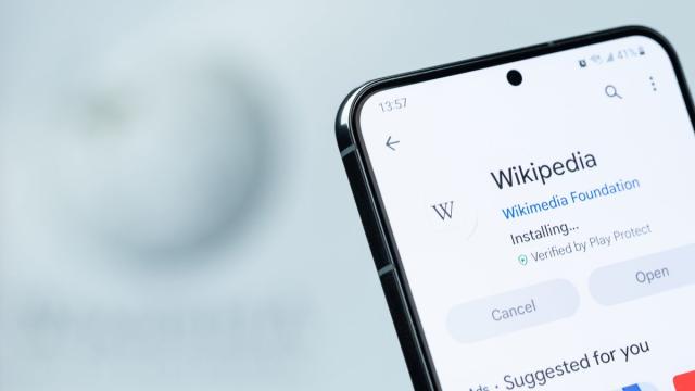 Основатель «Википедии» намерен монетизировать использование контента ИИ-компаниями