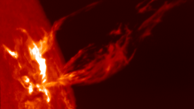 Солнце отпустило царя-протуберанца (видео)