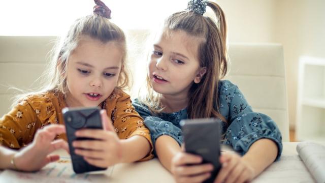 Социальные сети буквально уничтожают мозг детей