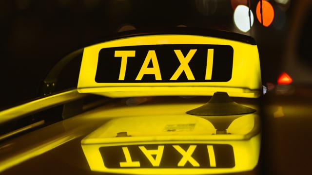 Таксисты готовят бунт на Новый год. Вызвать машину будет ещё сложнее?