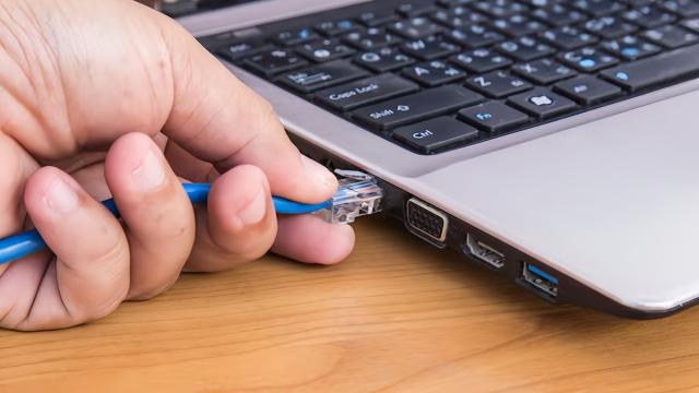 Эксперт объяснил, почему в России дешевая связь