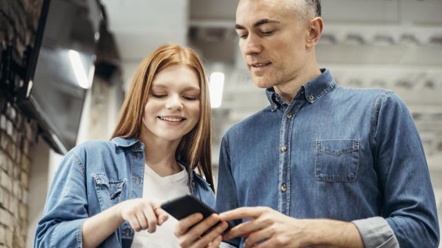 WhatsApp* собрался бороться за российских пользователей