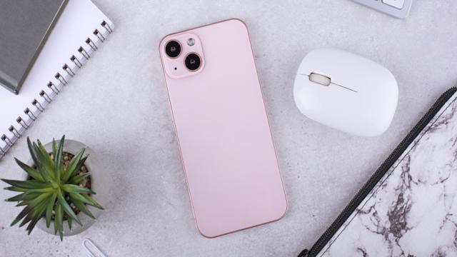 Apple отчиталась о рекордных продажах iPhone по всему миру