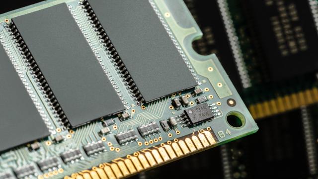 В России научились кустарно делать память для компьютеров