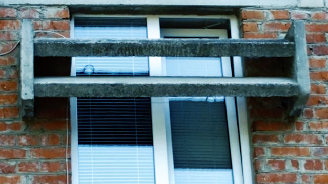 Для чего на окнах советских «хрущевок» делали бетонные козырьки