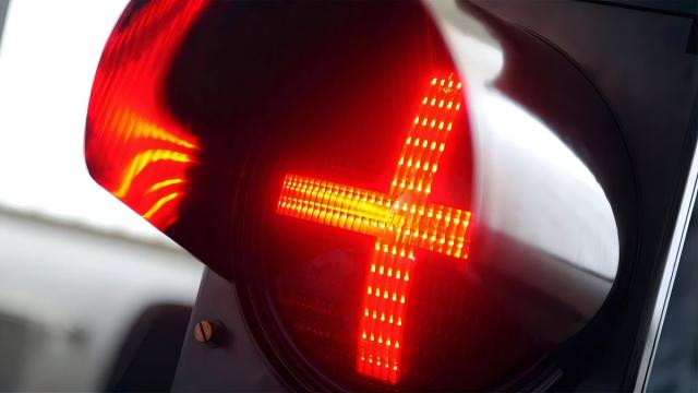 Для чего нужны «плюсы» в дополнительных секциях светофора