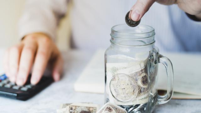 Крупные банки понизили проценты по вкладам и накопительным счетам