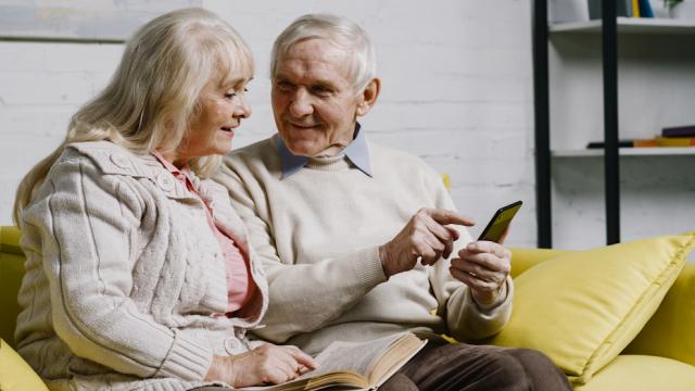 Мошенники начали «блокировать» пенсии