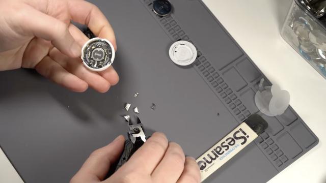 Новый гаджет Apple уже распетрушили и нашли в нём кое-что интересное