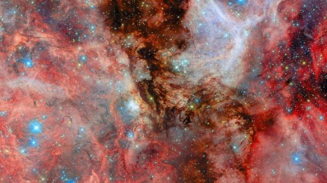 «Хаббл» показал «звездные ясли» в соседней галактике