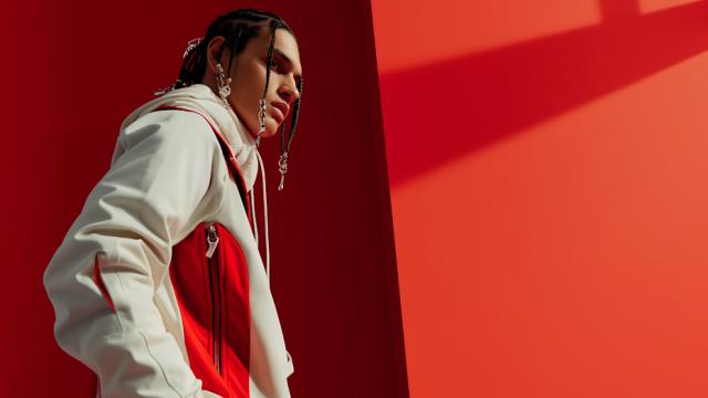 В России станет ещё меньше брендовой одежды и обуви