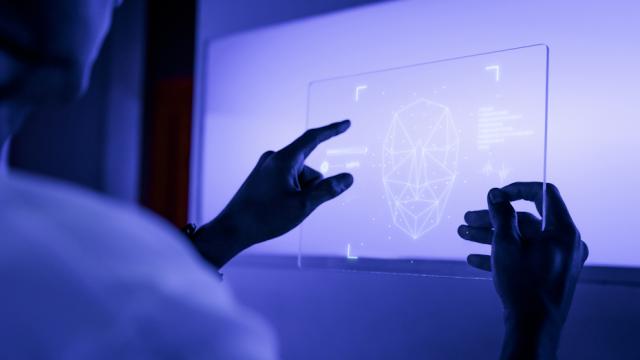 Власти увидели в ИИ угрозу духовно-нравственным ценностям