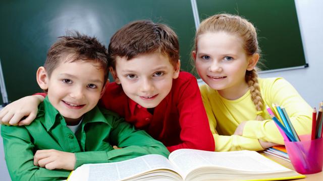 За соцсетями российских школьников начнут пристально следить