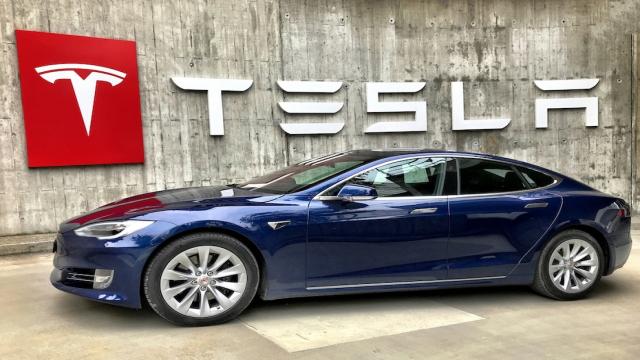 Илон Маск прекращает производство автомобилей Tesla и заменяет их новым гаджетом