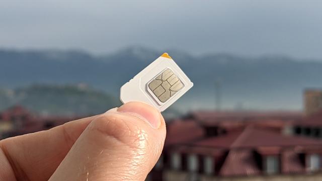 Мобильные операторы массово блокируют «неугодные» SIM-карты по всей России