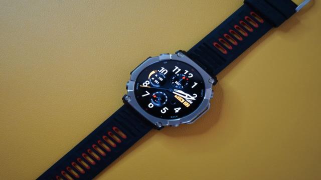 Обзор Amazfit T-Rex Ultra 2: титан Grade 5, сапфир и месяц без подзарядки