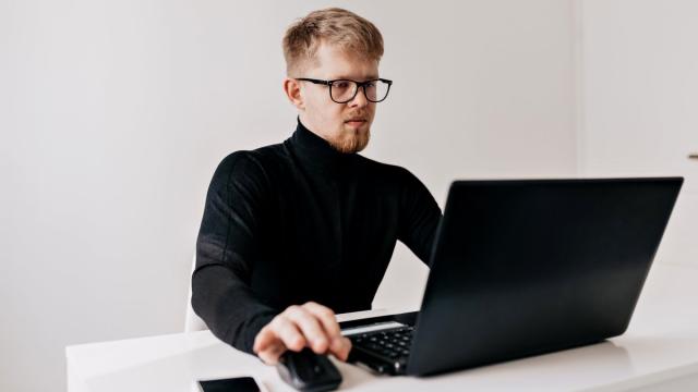 Панель задач в Windows: как скрыть, настроить прозрачность и закрепить