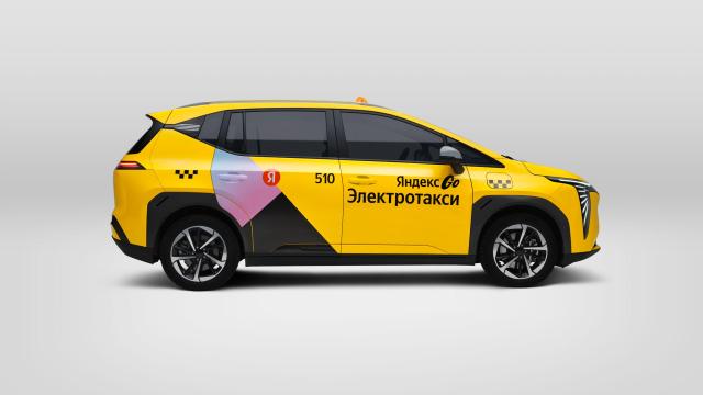 «Яндекс» и «Москвич» выпустили недорогой электромобиль для такси