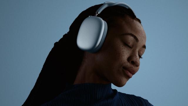 Apple представила наушники AirPods Max 2