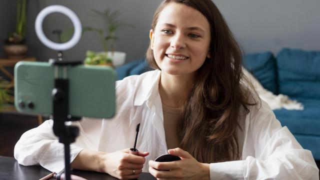 Власти разъяснили, почему реклама в Telegram и на YouTube теперь запрещена