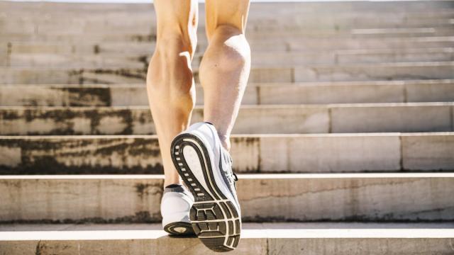 Интернет ломает голову над задачей про шаги на фитнес-браслете