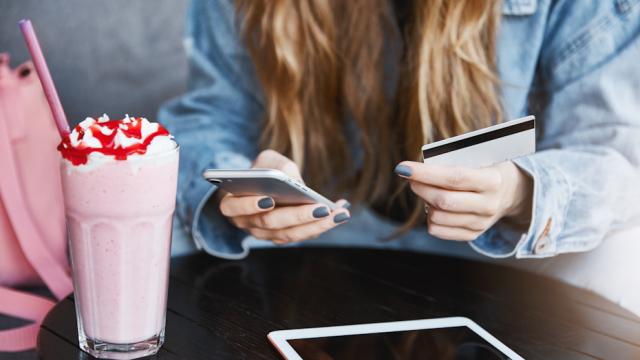 Как оплачивать приложения, игры и подписки в App Store c 1 апреля 2026 года