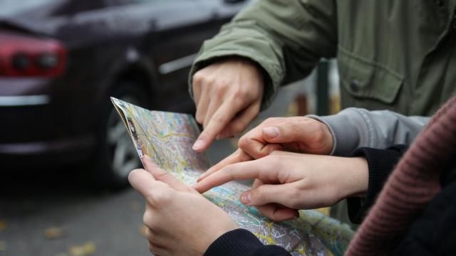 Москвичи скупают атласы и книжные карты
