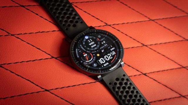 Обзор Amazfit Active Max: доступный ИИ-тренер с большим экраном и шикарной автономностью