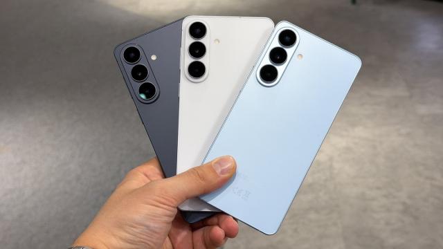 Обзор Samsung Galaxy S26: компактный флагман без амбиций, но с мощным ИИ