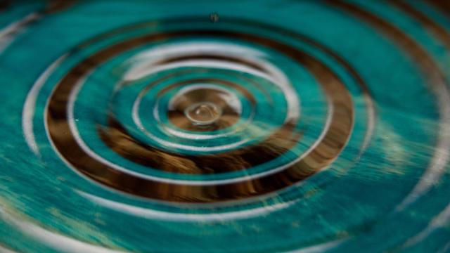 Российские физики сравнили поведение жидкостей на Земле и на других планетах