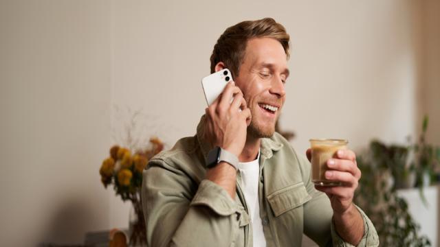 «Авито» расширяет категорию SIM-карт: на платформе появились МТС, «МегаФона» и Yota