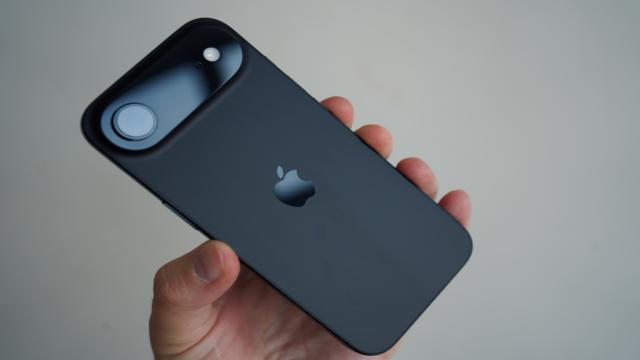 Владельцы iPhone Air в панике: смартфоны «окирпичиваются», причина неизвестна