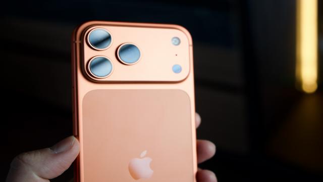 Китайские фотоимбочки напряглись: iPhone 18 Pro получит камеру как в профессиональных фотоаппаратах