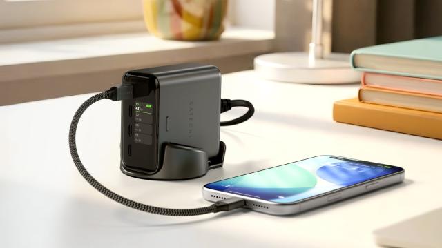 Мощная, стильная и недорогая: вышла настольная зарядка Satechi ChargeView на 140 Вт