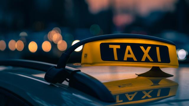 Найден способ ездить на такси за половину обычной цены. Пользуйтесь, пока не прикрыли!