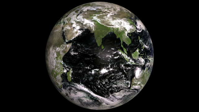 «Роскосмос» показал снимок планеты из космоса в честь Дня Земли