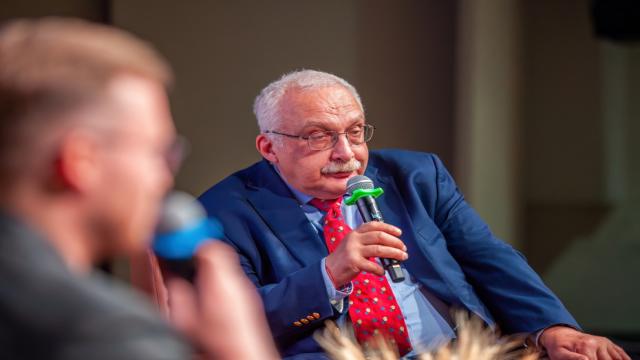 Samsung Galaxystore и Александр Друзь рассказали об инновациях в телевизорах