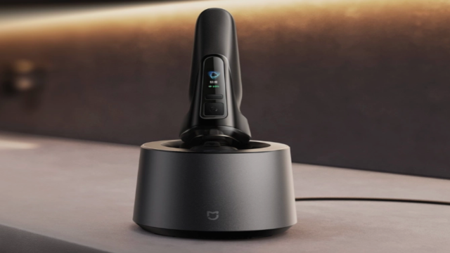 Xiaomi выпустила дешёвую бритву, которую можно не заряжать месяцами. Ещё и автоочистку туда добавила