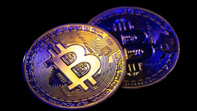 Claude вернула мужчине доступ к биткоинам на 400 тысяч долларов