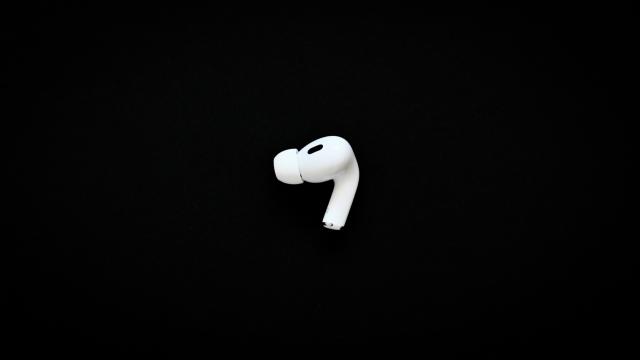 Власти заставили Apple прекратить разработку самых крутых AirPods в мире