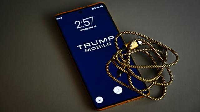 Долгожданный смартфон Trump Mobile T1 рассмешил журналистов
