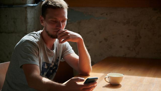Жителей РФ массово блокируют в популярнейшей нейросети