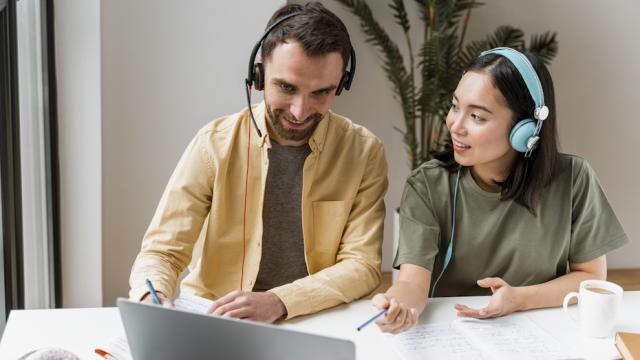 Как подключить две пары Bluetooth-наушников к одному компьютеру с Windows 11