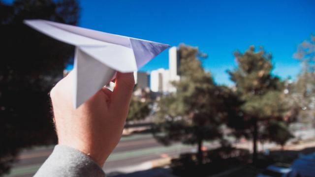 Как сделать самолет из бумаги: 12 схем от простого планера до «НЛО» и «Летучей мыши»