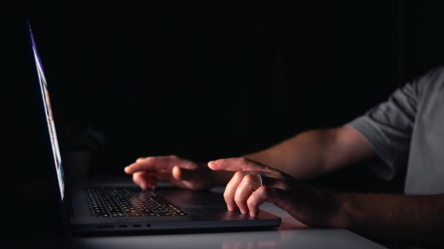 Нейросеть помогла взломать macOS. Неуязвимых гаджетов больше нет!